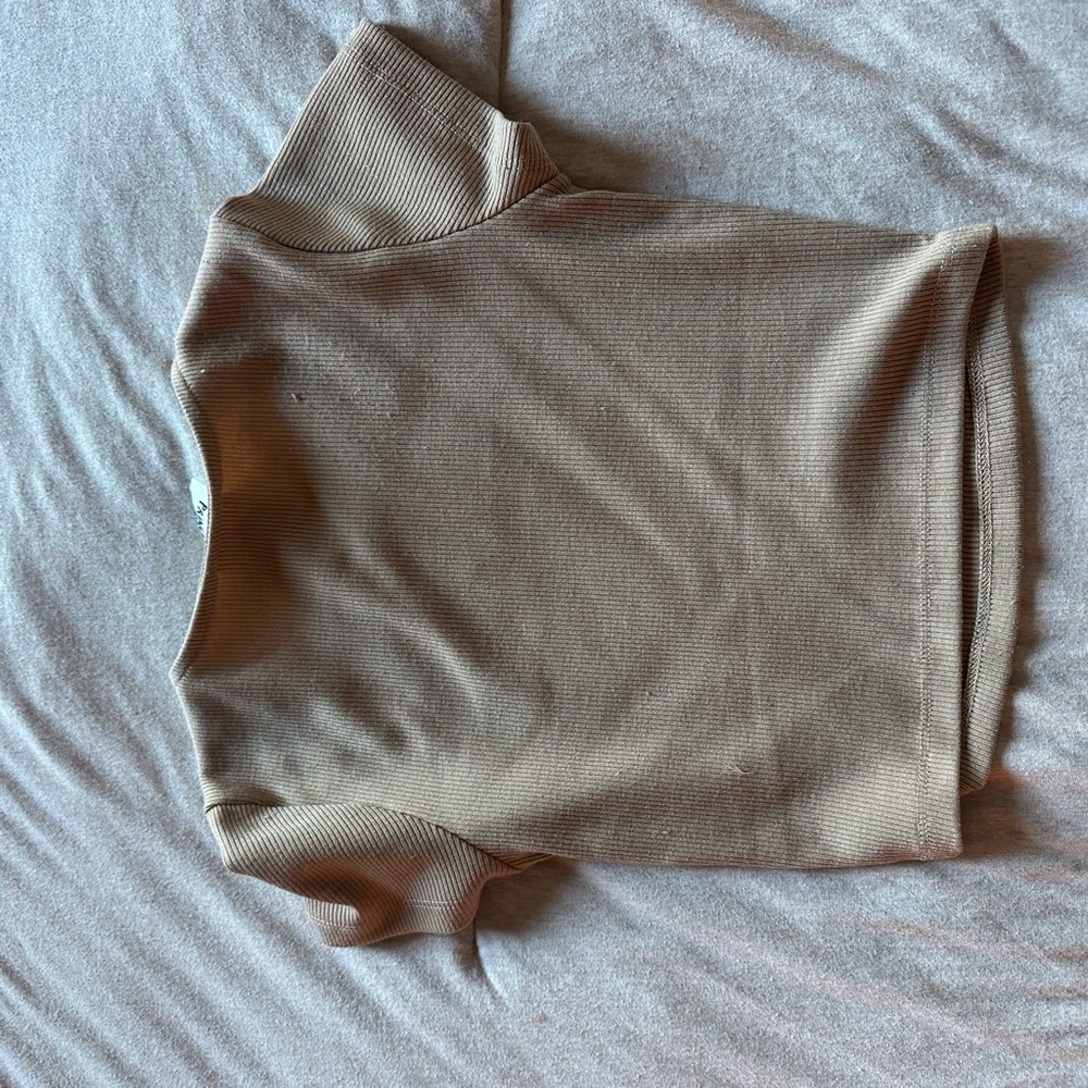 Tan Ribbed Short Sleeve Top - Picture 3 of 3